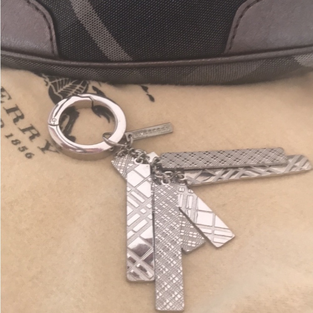 BURBERRY - Picture 6 of 9